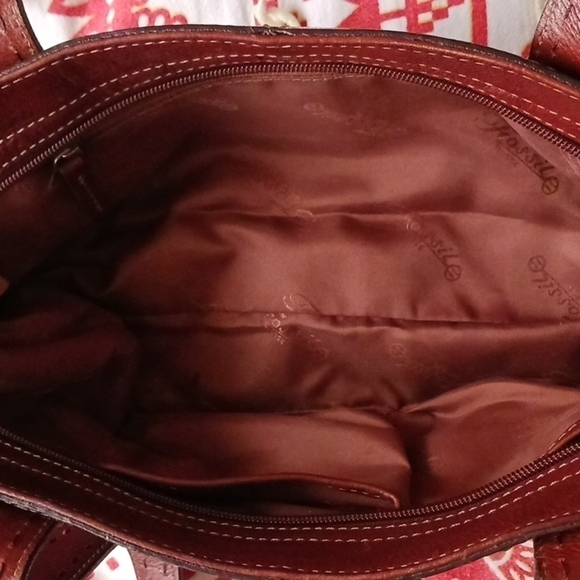 Fossil Leather Baguette Style Purse - Picture 5 of 10